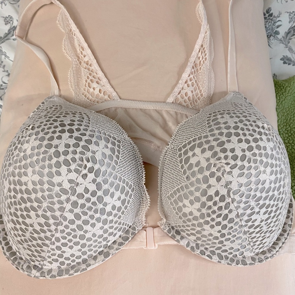 Victoria’s Secret Bombshell Bra